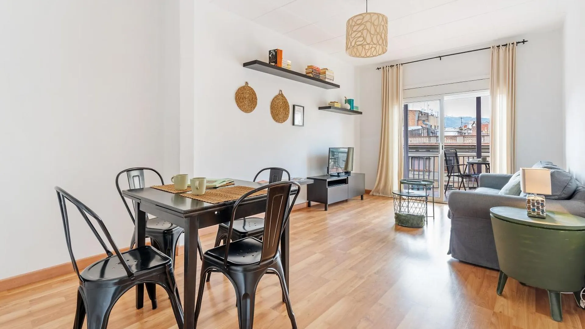 Heart Of The City Sunny With Iconic Terrace View Barcelona Spanien