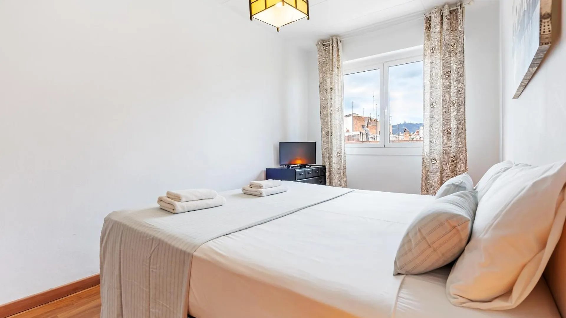 Heart Of The City Sunny With Iconic Terrace View Apartment Barcelona